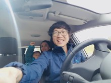 Image: Vietnamese family shares experience of traveling abroad by self-driving car