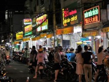 Image: Saigon’s biggest dumpling street