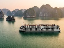 Image: 5-star yachts in Vietnam