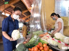 Image: Photos of Ben Thanh market reopening