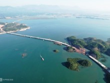 Image: The longest sea-crossing bridge in Quang Ninh province has just been completed