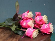 Image: Roses printed with the phrase ‘distinctive’ with extraordinarily excessive costs nonetheless appeal to clients on March 8