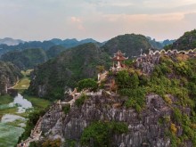 Image: Explore Mua Cave, which is known as the “fairy scene” of Ninh Binh