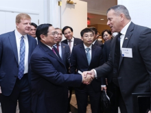 Image: PM Chinh meets US business community