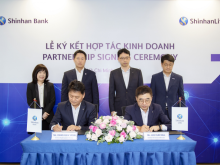 Image: Shinhan Life Vietnam and Shinhan Bank Vietnam sign insurance business partnership