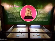 Image: Ancient jade over 200 years old is on display for the first time