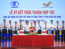 Image: State enterprises bolster Vietnamese goods chain