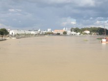 Image: See the first pedestrian street along the Saigon River in Binh Duong province