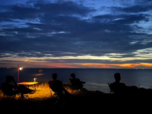 Image: An emerging camping site in Phu Yen: Where there are grass hills to hunt beautiful sunrises