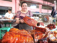Image: Crispy roasted pork skin sells for 21$/ kg, customers are lined up because they love the owner’s “knife”