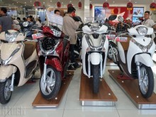 Image: Sequence of Honda bikes competed to extend costs, Honda SH jumped to the very best