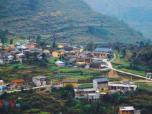 Image: Only 1km from the Lung Cu flagpole, there is a cultural village known as a fairy village in Ha Giang