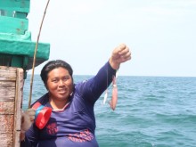 Image: Squid season is back, Phu Quoc fishermen hunt squid day and night