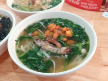 Image: A must-try noodle dish in Quang Ninh