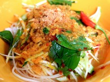 Image: Two specialties of Ha Tien vermicelli