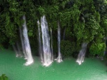 Image: The ‘fairy scene’ at the foot of Mua Roi (Rainfall) waterfall captivates visitors when coming to Thai Nguyen