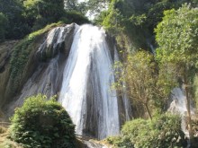 Image: Beautiful waterfalls like a fairy scene cannot be missed when coming to Moc Chau
