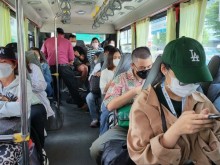 Image: HCMC to open 14 bus links with Tan Son Nhat airport