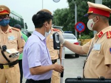 Image: Police impose stiff penalties on drink driving at Tet
