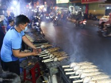 Image: Selling more than 3,500 grilled snakehead fish on the day of God of Fortune in Saigon