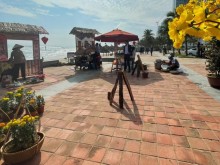Image: Visitors enjoy experiencing the traditional Tet space at Da Nang beach