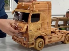 Image: Mercedes-Benz Actros made of fine wood by Vietnamese workers