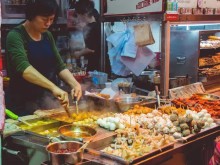 Image: Overcoming formidable rivals, Ho Chi Minh City is ranked in the top 2 in the list of “street food lover’s dreams”