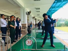 Image: HCMC receives first golf tourists