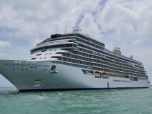 Image: Luxury cruise ship takes over 600 tourists to Nha Trang