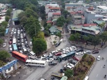 Image: Deputy PM urges handling congestion at auto testing centers