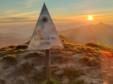 Image: ﻿Trekking to Lung Cung Peak