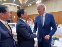 Image: Vietnam PM meets U.S. President Biden at expanded G7 summit