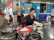 Image: The noodle shop has a “specialty of listening to curse”, more than 40 years still crowded in Ho Chi Minh City