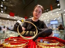 Image: Global Gold Prices Drop as Market Anticipates Fed Policy Tightening