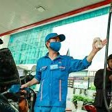 Global Oil Prices Surge Amid Middle East Tensions
