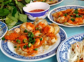 Image: Bánh Khọt a must-try at Vũng Tàu Beach