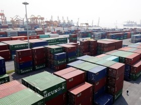 Image: Container shortage hits exports