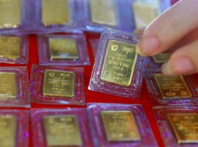 Image: Gold prices hit 4-month high