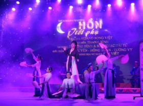 Image: HCM City offers cultural activities for Tết
