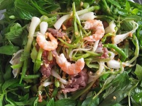 Image: It is hard to resist the delicious dish from young garlic “thousands of people love” in Ly Son