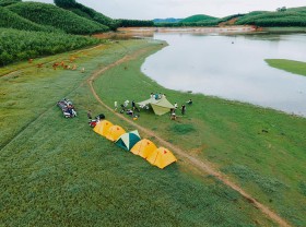 Image: Let’s go back to the cool green areas in Son Tho Hue lake