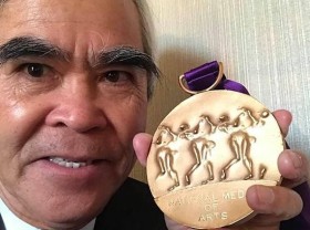 Image: Vietnam War photographer receives National Medal of Arts from Trump