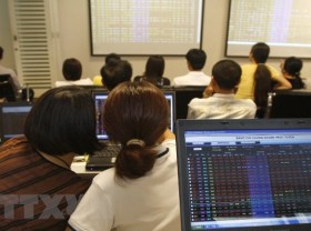 Image: Market turnover continues downward spiral