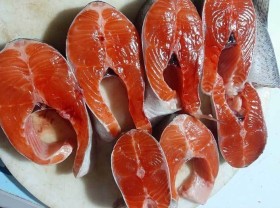 Image: Salmon and rainbow trout farmers face huge loses as prices fall