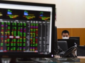 Image: Shares continue rally on the back of blue-chip stocks
