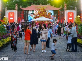 Image: Special Vietnamese New Year Festival recreates the space of the old Tet in Ho Chi Minh City