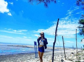 Image: The entire Can Gio beach experience is for devotees to move