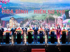 Image: Hoa Binh Cultural Festival opens in Hanoi
