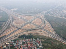 Image: Intersection between Belt Road No.3 and Hanoi-Hai Phong Expressway before opening to traffic