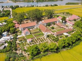 Image: Stunning Lang Song Church in Binh Dinh province